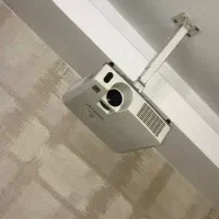 ویدئو پروژکتور هیتاچی با پایه سقفی|تلویزیون و پروژکتور|کرج, کوی فرهنگ|دیوار