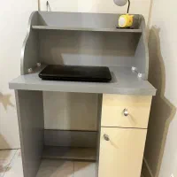 میز تحریر در حد نو