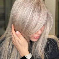 دستیار رنگ و لایت با شرایط ذکر شده|استخدام درمانی، زیبایی، بهداشتی|تهران, صادقیه|دیوار