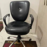 صندلی گردون چرمی سالم