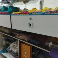 پیشخوان بوتیک و قفسه دیواری بزرگ با کیفیت و تمیز|فروشگاه و مغازه|رشت, حافظ آباد|دیوار