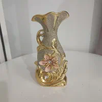 گلدان تزیینی .طلایی
