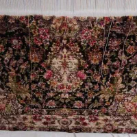 فرش نیمه بافته شده هم برای بافت هم برای فروش.