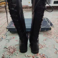 بوت چرم ساق بلند|کیف، کفش، کمربند|پرند, فاز ۶|دیوار