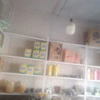 تعدادی قفسه ویکدستگاه یخچال ویترینی