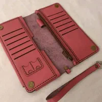 تولید کننده انواع وسایل چرم طبیعی ودست دوز|کیف، کفش، کمربند|کازرون, |دیوار