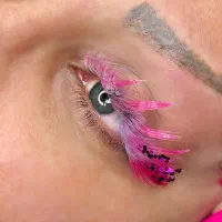 آموزش کاشت مژه و خدمات مژه