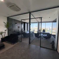 مجری تخصصی پارتیشن شیشه ای اداری تجاری مسکونی
