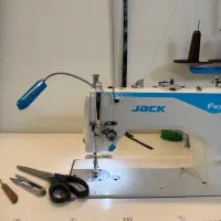 خیاط ماهر،وسط کار خانم