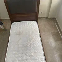 تخت تک نفره و میز کتابخانه