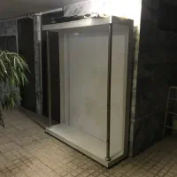 ویترین ایستاده ام دی اف با چراغ سقف و ۲تا ایینه