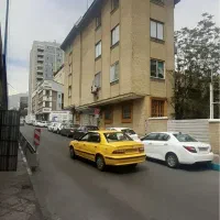 ونک ۹۰ متر ارایشگاه زنانه با جواز و تابلو خور