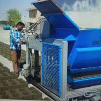 کارگر برای بلوک زنی