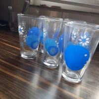 لیوان گل آبی