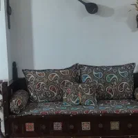 تخت سنتی تمام چوب محکم وشیک کاشی کاری شده