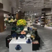 کارمند ساده آقا (متاهل و بومی جزیره )