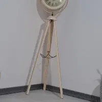 ساعت ایستاده