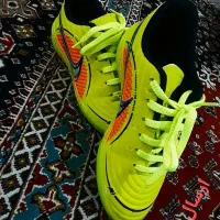 کفش فوتبال سالن و فوتسال