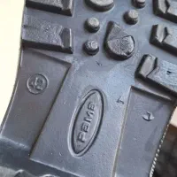 یک جفت پوتین سربازی