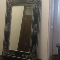 آینه با پایه ی چوبی