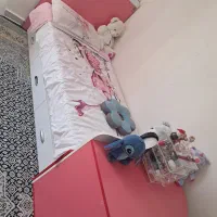 تخت و کمد