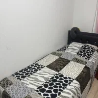 تخت یک‌ نفره فلزی