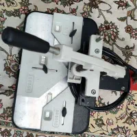 دریل ایستاده ستونی ویتنام ، دم چلچله زن یونیک