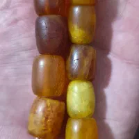 مهره کهنه کهربا|کلکسیون اشیاء عتیقه|قدس, شهرقدس|دیوار