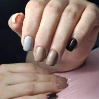 خدمات کاشت ناخن،ترمیم،کفسابی پا