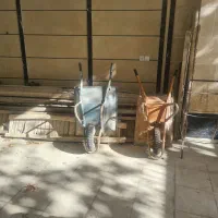 تعدادی چوب بست و فرغان|مصالح و تجهیزات ساختمان|بروجرد, |دیوار