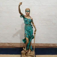 تندیس فرشته عدالت