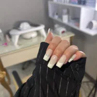 اجاره میز ناخن ماهانه دومیلیون پانصد|خدمات آرایشگری و زیبایی|رشت, گلسار|دیوار