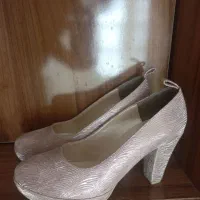 کفش پاشنه بلند