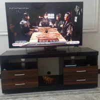 تلویزیون و میز تلویزیون