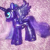 عروسک فیگور و پونی|اسباب‌بازی بچه|اندیشه, اندیشه فاز ۱|دیوار