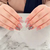 ناخن‌‌کاشت|خدمات آرایشگری و زیبایی|قم, قلعه کامکار|دیوار