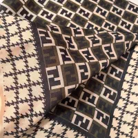 شالی خوش رنگ و روسری نخی
