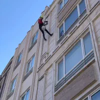 نماشویی پیچ روپلاک نما راپل کار شیشه شور نماشور