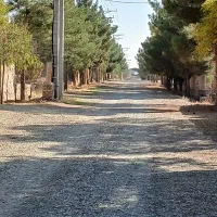 زمین دور دیوار روستای غار