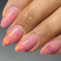 کاشت ناخن فقط ۳۵۰تومن