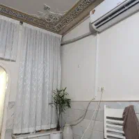 پرده جلوی در وبالای پنجره