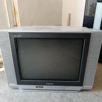 دو عدد تلویزیون ۲۱. و. ۱۴. اینچ.