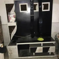 میز تلویزیون و دو جفت باند