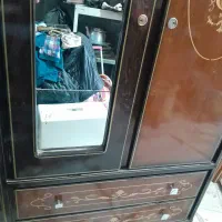 کمد شیک بسیار تمیز