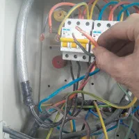 خدمات برقکاری حرفه ای ساختمان و صنعتی