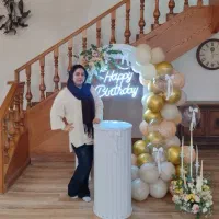 دیزاین تولد همراه بک گراند ومیز
