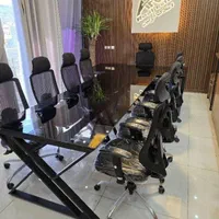 میز کنفرانس شیشه ای.  میز مدیریت