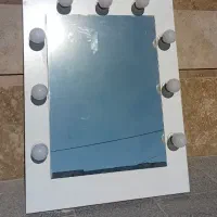 آیینه لامپ دار