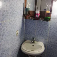 رو شویی و آینه در حد نو