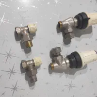 شیرترموستاتیک وپایه رادیاتور